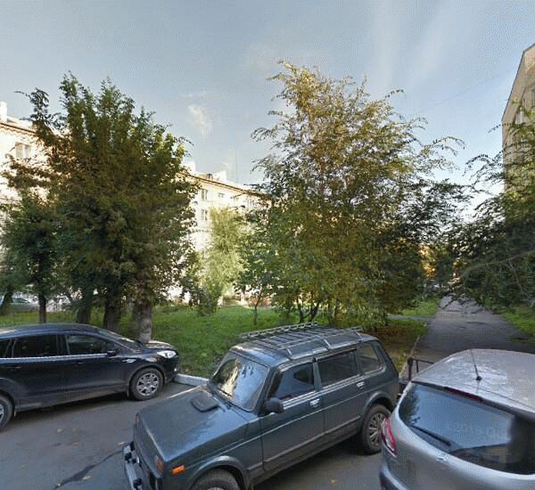 Банкомат Уральского Банка Реконструкции и Развития по адресу ул. Свободы,  д. 145