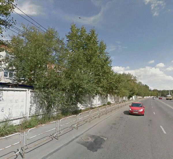 Банкомат Уральского Банка Реконструкции и Развития по адресу ул. Кузнецова,  д. 2а