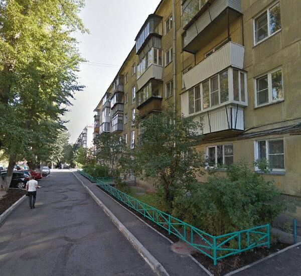 Банкомат Уральского Банка Реконструкции и Развития по адресу ул. Гагарина,  д. 30