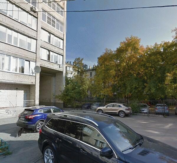 Банкомат Уральского Банка Реконструкции и Развития по адресу ул. Плеханова,  д. 45