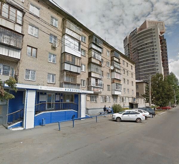 Банкомат Уральского Банка Реконструкции и Развития по адресу ул. Варненская,  д. 13