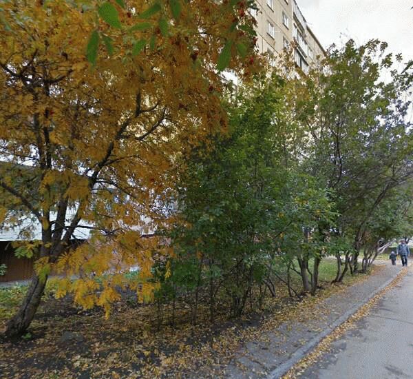 Банкомат Челябинвестбанка по адресу ул. Братьев Кашириных,  д. 107