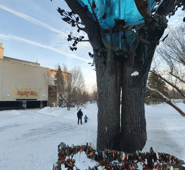 Банкомат Уральского Банка Реконструкции и Развития по адресу ул. Воровского,  д. 6